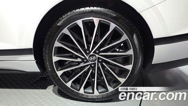 Hyundai Grandeur (GN7) 2,5 Gasoline 2WD Calligraphy 2026 — фото 21