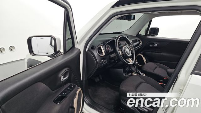 Jeep Renegade 2.4 Longitude 2016 — фото 10