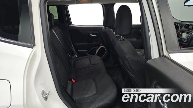 Jeep Renegade 2.4 Longitude 2016 — фото 12