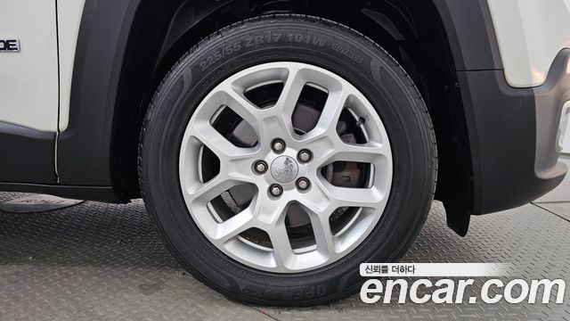 Jeep Renegade 2.4 Longitude 2016 — фото 21