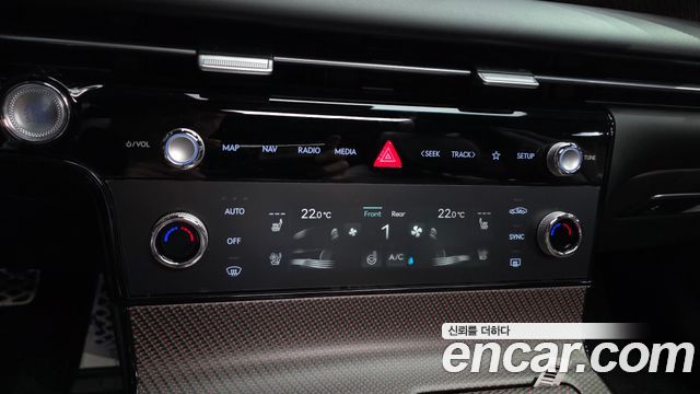 Genesis G80 (RG3) Gasoline 2.5 Turbo AWD 2025 — фото 18