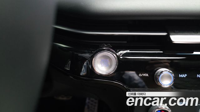 Genesis G80 (RG3) Gasoline 2.5 Turbo AWD 2025 — фото 28