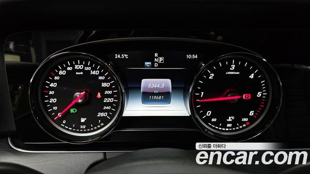 Mercedes-Benz E-Class (W213) E220d Avantgarde 2017 — фото 8