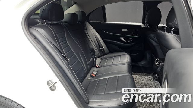 Mercedes-Benz E-Class (W213) E220d Avantgarde 2017 — фото 12