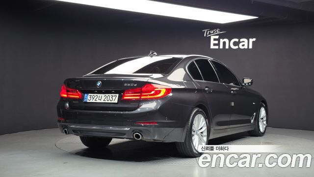 BMW 5 Series (G30) 520d Luxury Special Edition 2018 — фото 2