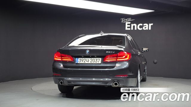 BMW 5 Series (G30) 520d Luxury Special Edition 2018 — фото 4