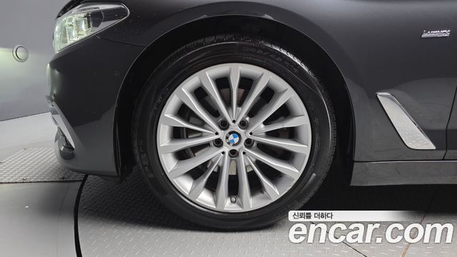 BMW 5 Series (G30) 520d Luxury Special Edition 2018 — фото 5