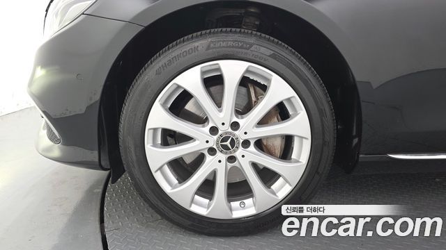 Mercedes-Benz E-Class (W213) E300 4MATIC Exclusive 2020 — фото 5