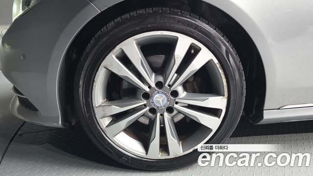 Mercedes-Benz E-Class (W212) E300 4MATIC Avantgarde 2015 — фото 5