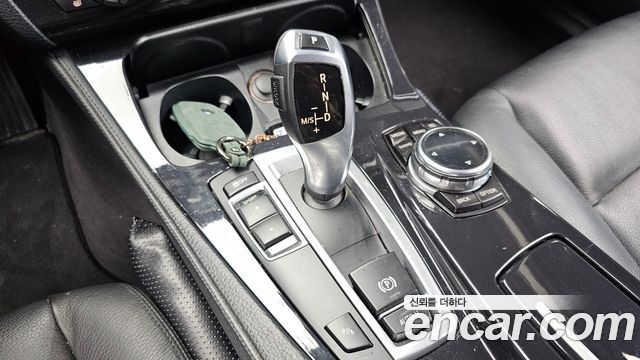 BMW 5 Series (F10) 520d 2014 — фото 9