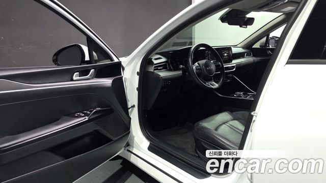 Kia K5 Hybrid (III) Trendy 2023 — фото 10