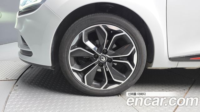 Renault Korea Clio Intens 2018 — фото 5