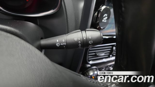 Renault Korea Clio Intens 2018 — фото 17