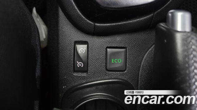Renault Korea Clio Intens 2018 — фото 19