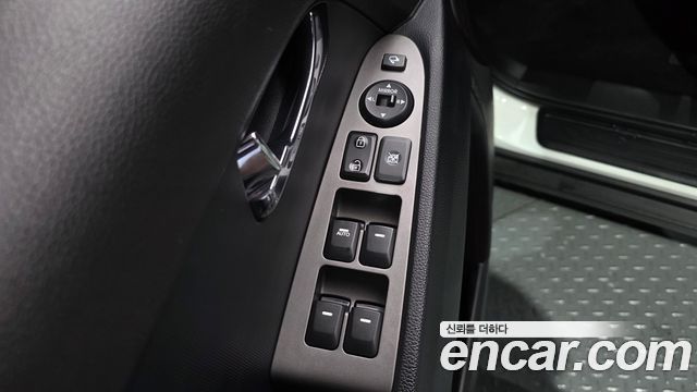 Kia Sportage R Diesel 2WD Trendy 2015 — фото 21