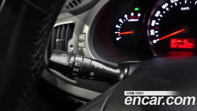 Kia Sportage R Diesel 2WD Trendy 2015 — фото 36