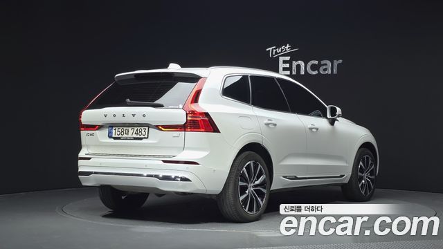 Volvo XC60 (II) T8 Ultimate Bright 2023 — фото 2