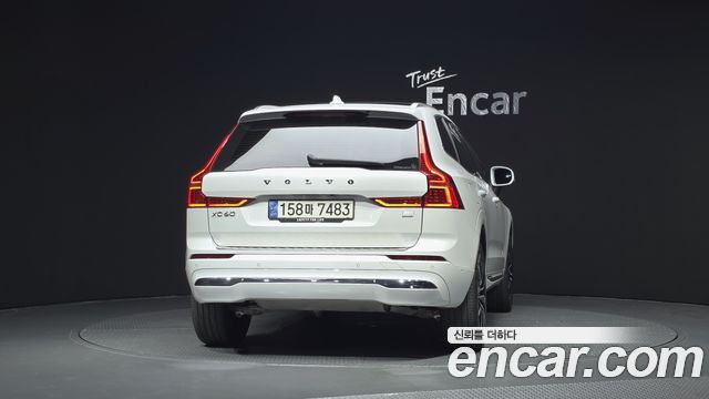 Volvo XC60 (II) T8 Ultimate Bright 2023 — фото 4