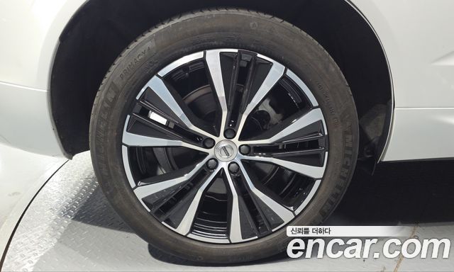 Volvo XC60 (II) T8 Ultimate Bright 2023 — фото 5