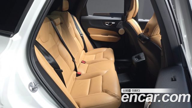 Volvo XC60 (II) T8 Ultimate Bright 2023 — фото 16