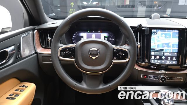 Volvo XC60 (II) T8 Ultimate Bright 2023 — фото 17