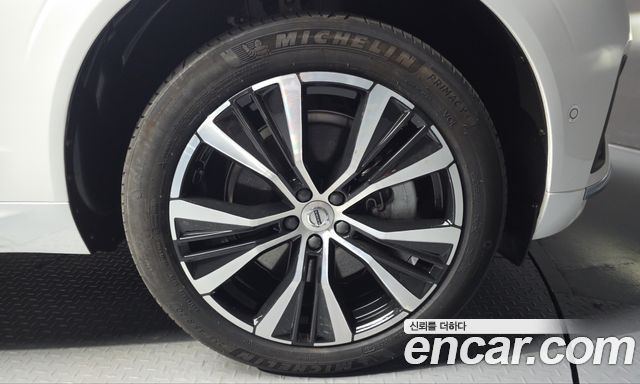 Volvo XC60 (II) T8 Ultimate Bright 2023 — фото 27