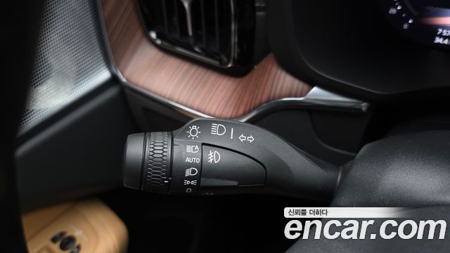 Volvo XC60 (II) T8 Ultimate Bright 2023 — фото 37
