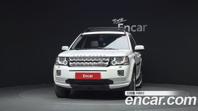 Land Rover Freelander 2 2.2 SD4 HSE 2014 — фото 3