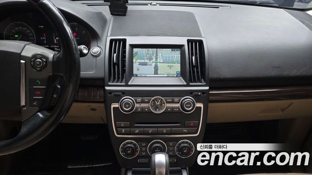 Land Rover Freelander 2 2.2 SD4 HSE 2014 — фото 14