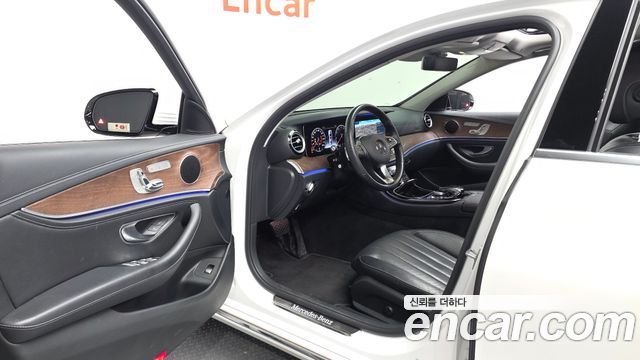 Mercedes-Benz E-Class (W213) E300 4MATIC Exclusive 2017 — фото 10