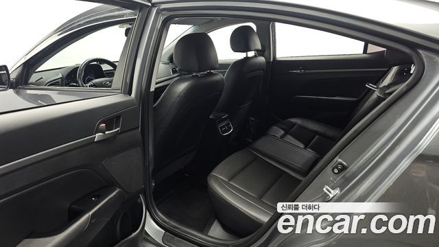 Hyundai Avante (AD) 1.6 GDI Smart 2016 — фото 12