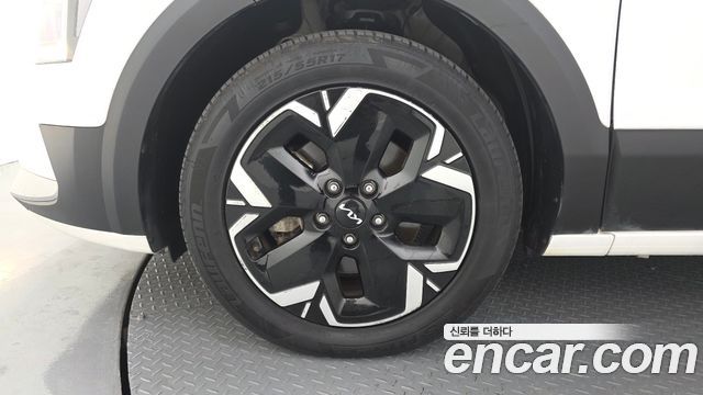 Kia Niro EV Air 2023 — фото 5