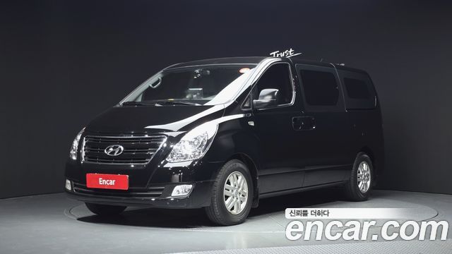 Hyundai Grand Starex 5-Seater VAN Smart