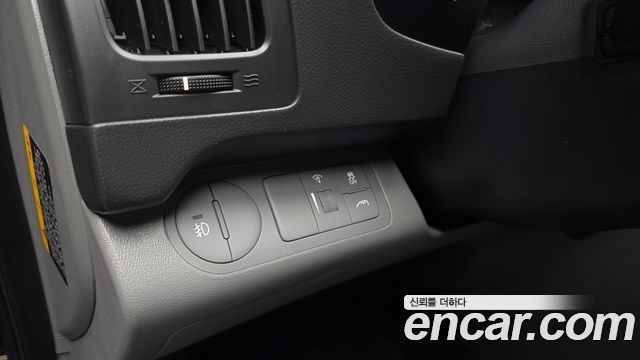 Hyundai Grand Starex 5-Seater VAN Smart 2016 — фото 19