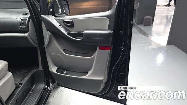 Hyundai Grand Starex 5-Seater VAN Smart 2016 — фото 25
