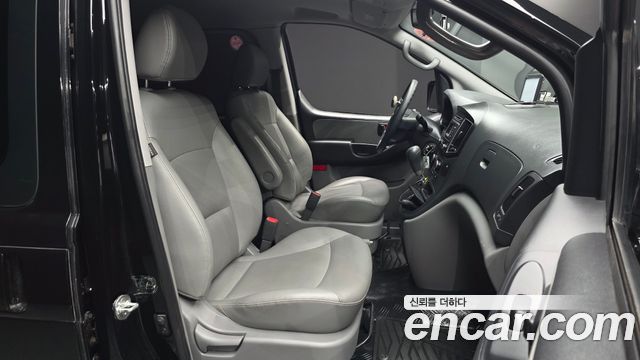 Hyundai Grand Starex 5-Seater VAN Smart 2016 — фото 26