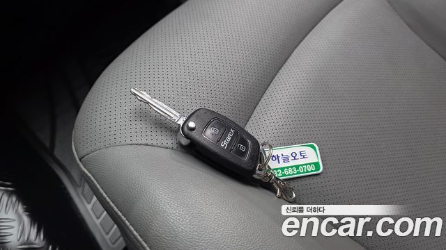 Hyundai Grand Starex 5-Seater VAN Smart 2016 — фото 28