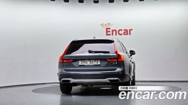 Volvo V90 Cross Country T5 Pro AWD 2019 — фото 4