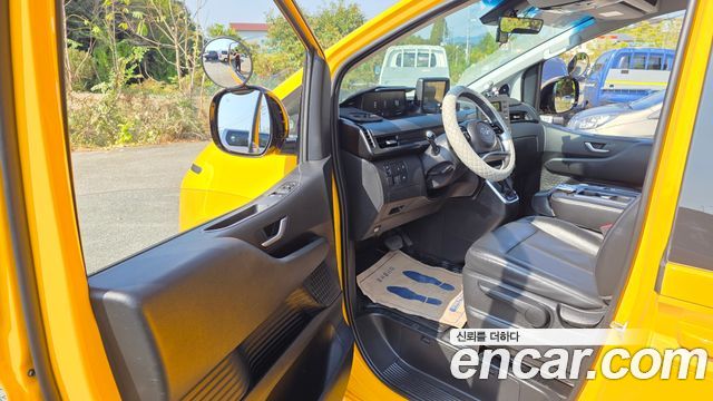 Hyundai Staria L3.5  Kinder Safety Car 11-Seater 2022 — фото 10