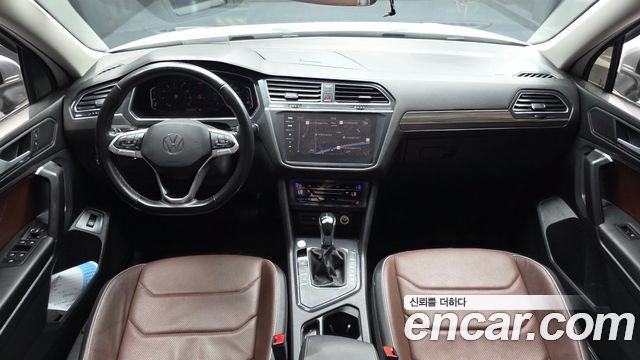 Volkswagen Tiguan Allspace 2.0 TSI Prestige 2022 — фото 7