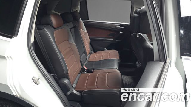 Volkswagen Tiguan Allspace 2.0 TSI Prestige 2022 — фото 12