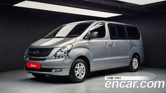 Hyundai Grand Starex 12-Seater Wagon CVX Luxury