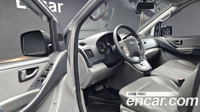 Hyundai Grand Starex 12-Seater Wagon CVX Luxury 2015 — фото 10
