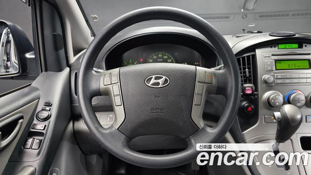 Hyundai Grand Starex 12-Seater Wagon CVX Luxury 2015 — фото 14