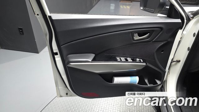 KG Mobility (SsangYong) Tivoli Armor TX 2WD 2018 — фото 24