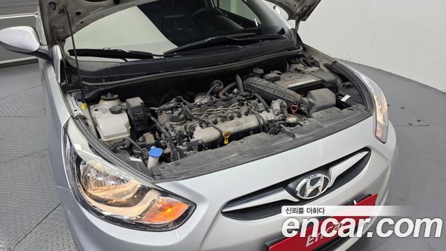 Hyundai Accent (New) Diesel 1.6 VGT Luxury 2012 — фото 6