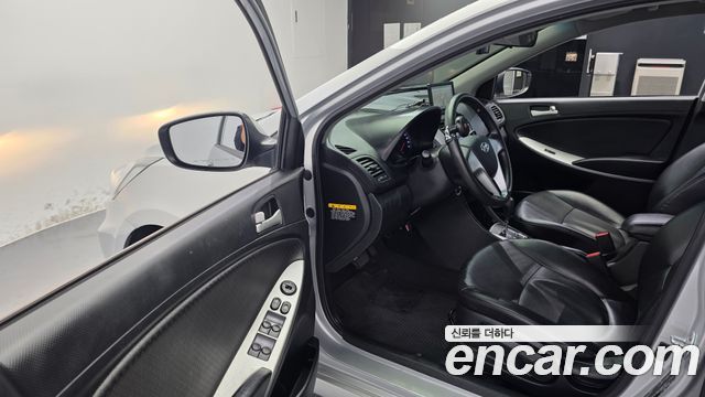 Hyundai Accent (New) Diesel 1.6 VGT Luxury 2012 — фото 10