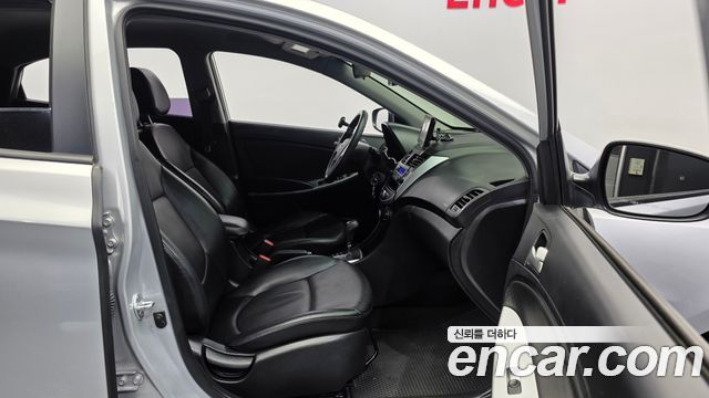 Hyundai Accent (New) Diesel 1.6 VGT Luxury 2012 — фото 11