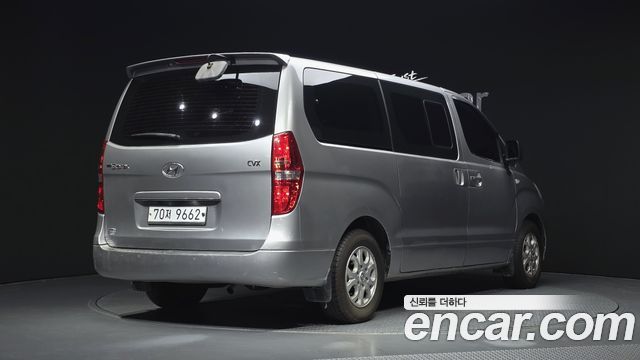 Hyundai Grand Starex 12-Seater Wagon CVX Luxury 2014 — фото 2