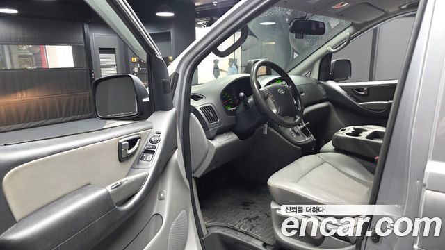 Hyundai Grand Starex 12-Seater Wagon CVX Luxury 2014 — фото 10